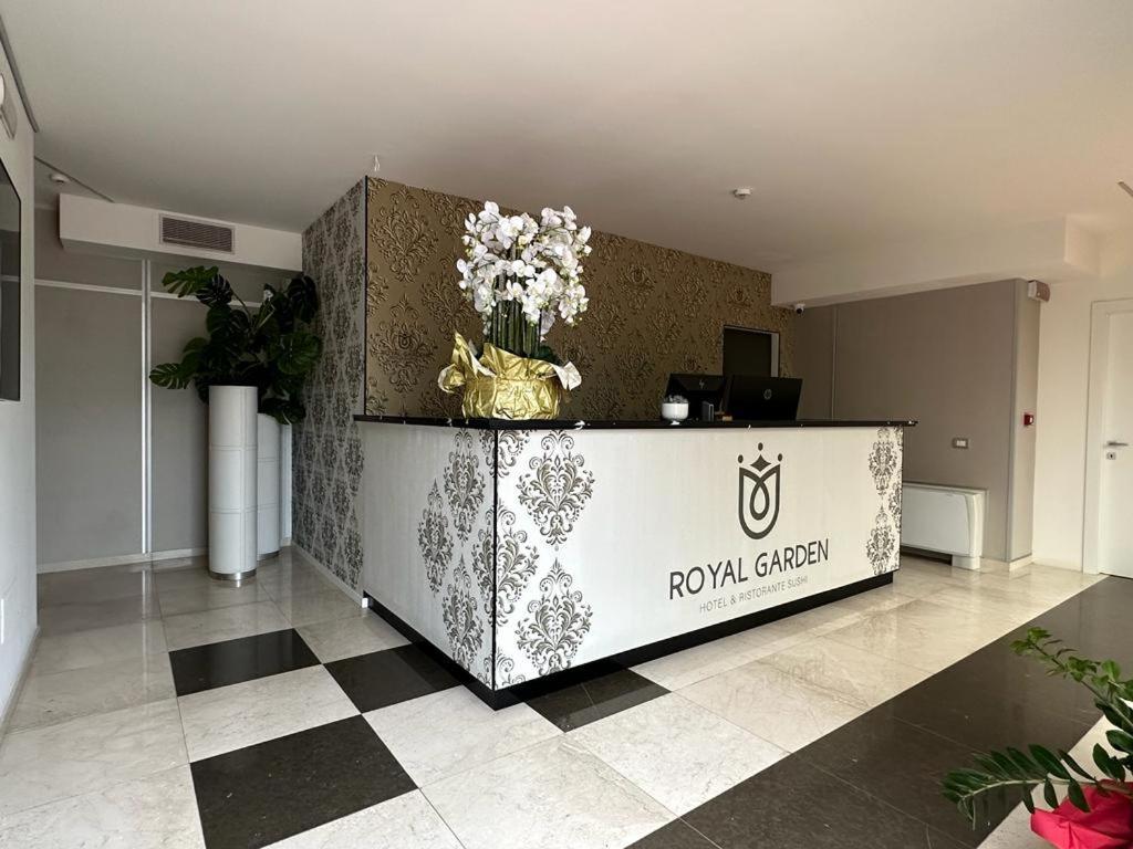 Royal Garden Luxury Rooms Padova Exterior foto