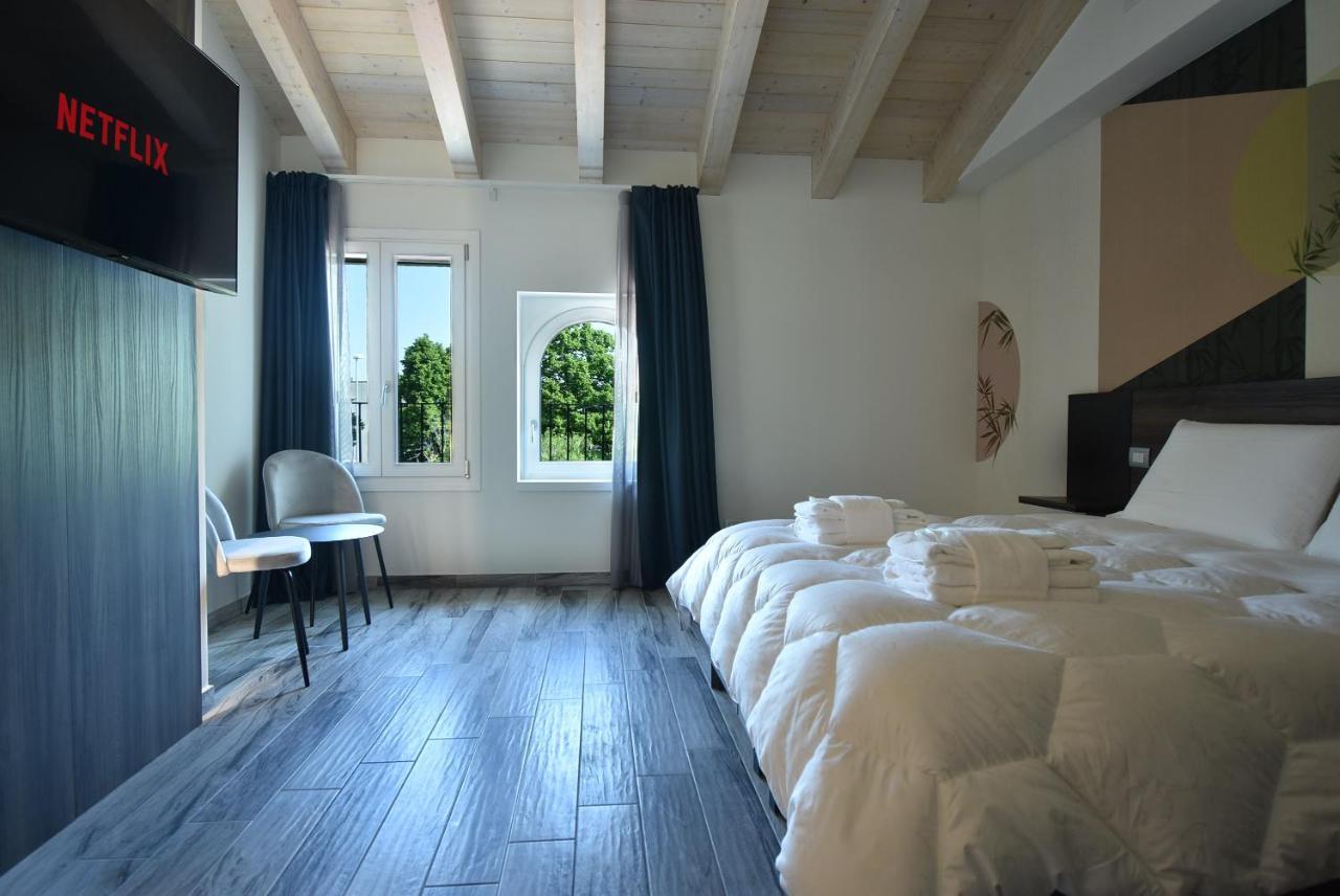 Royal Garden Luxury Rooms Padova Exterior foto