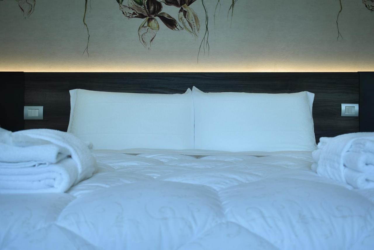 Royal Garden Luxury Rooms Padova Exterior foto
