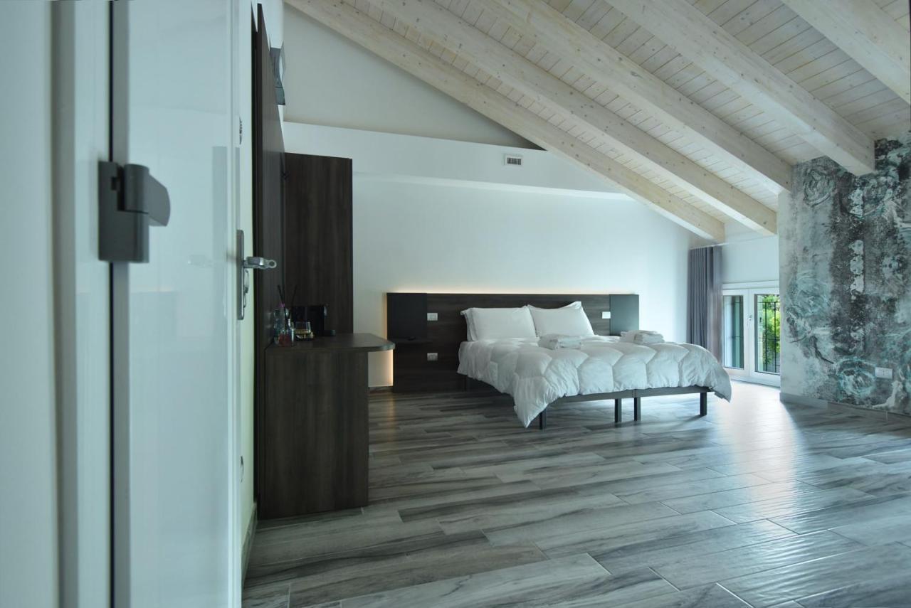 Royal Garden Luxury Rooms Padova Exterior foto